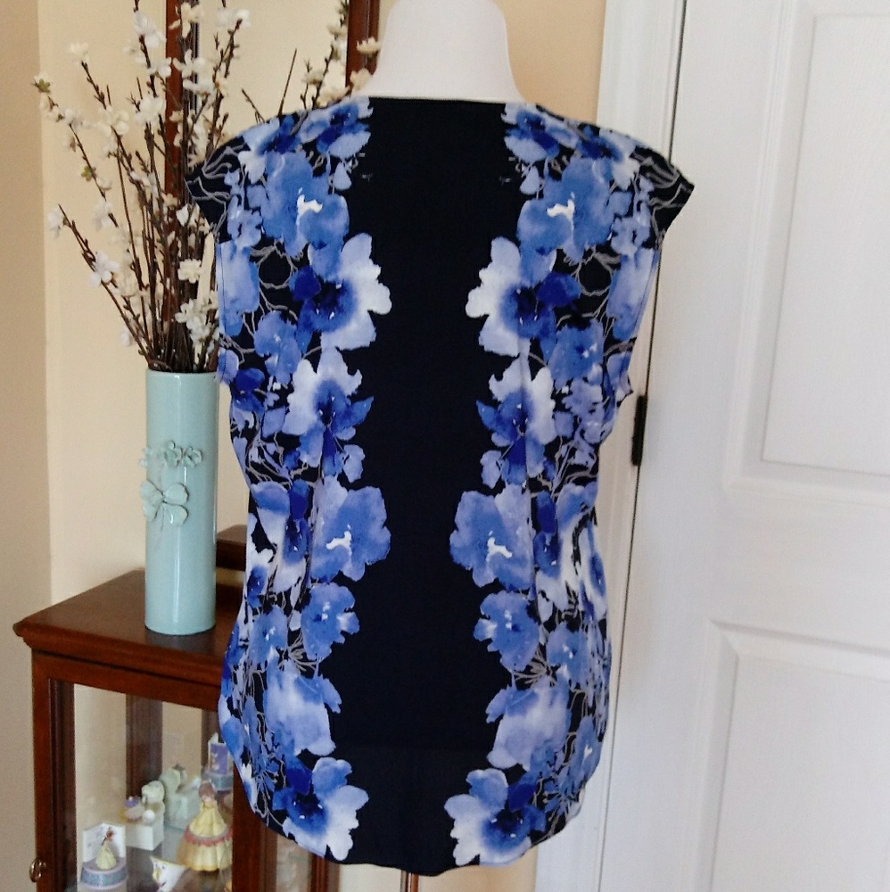 ❇ NWT ❇ The Limited 'Diffused Floral' Top - Picture 3 of 8